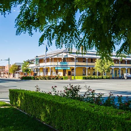Boorowa Hotel Екстериор снимка