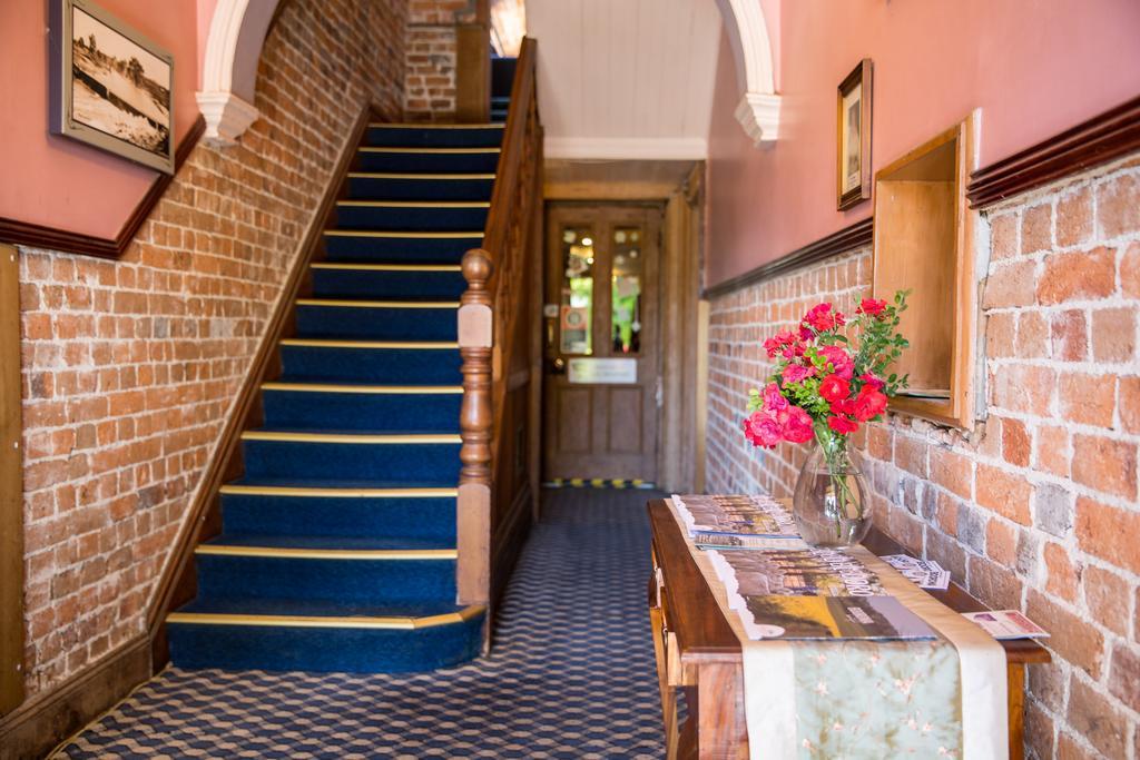 Boorowa Hotel Екстериор снимка