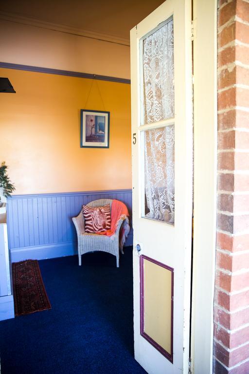 Boorowa Hotel Екстериор снимка