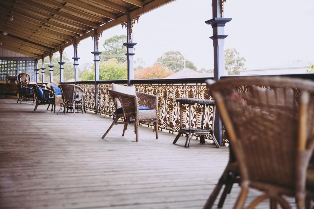 Boorowa Hotel Екстериор снимка