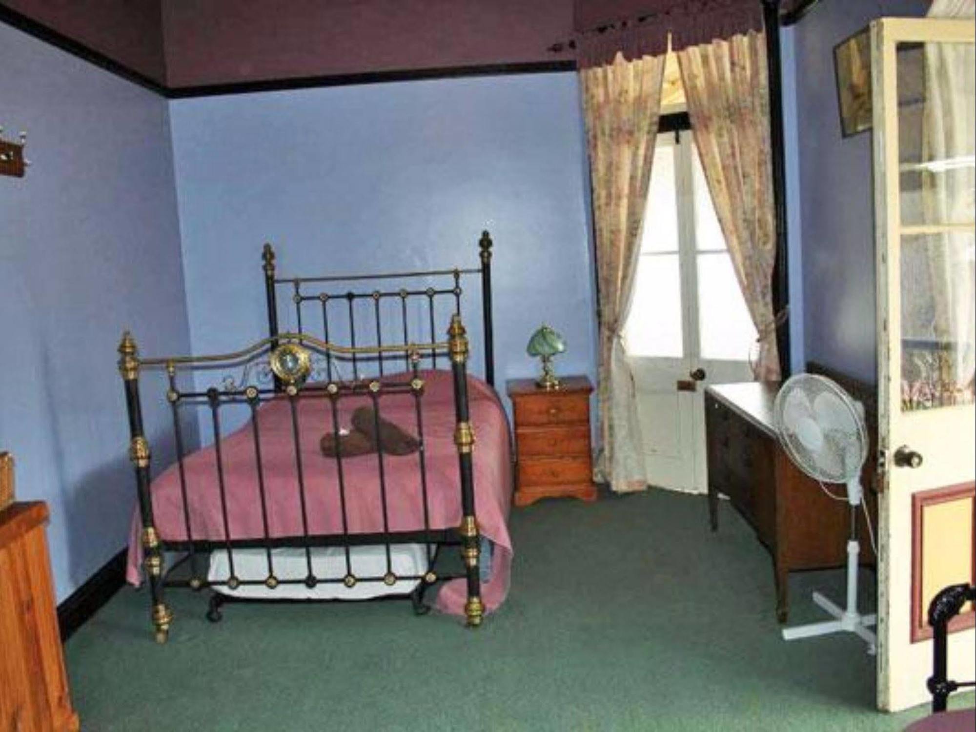 Boorowa Hotel Екстериор снимка